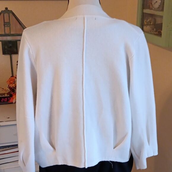 T Tahari Rayon Blend Sweater - Picture 5 of 9